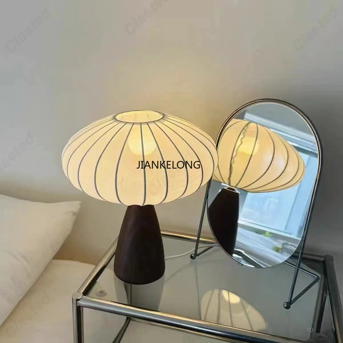 Lampe de chevet en bois et tissu