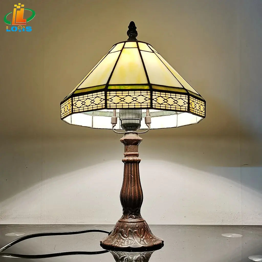 Lampe de chevet Tiffany en vitrail géométrique
