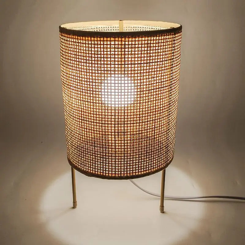 Lampe de chevet rotin trois pieds
