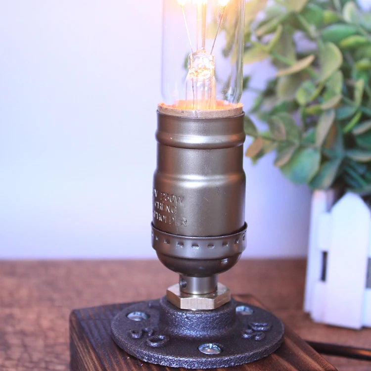 Lampe de chevet industrielle en bois