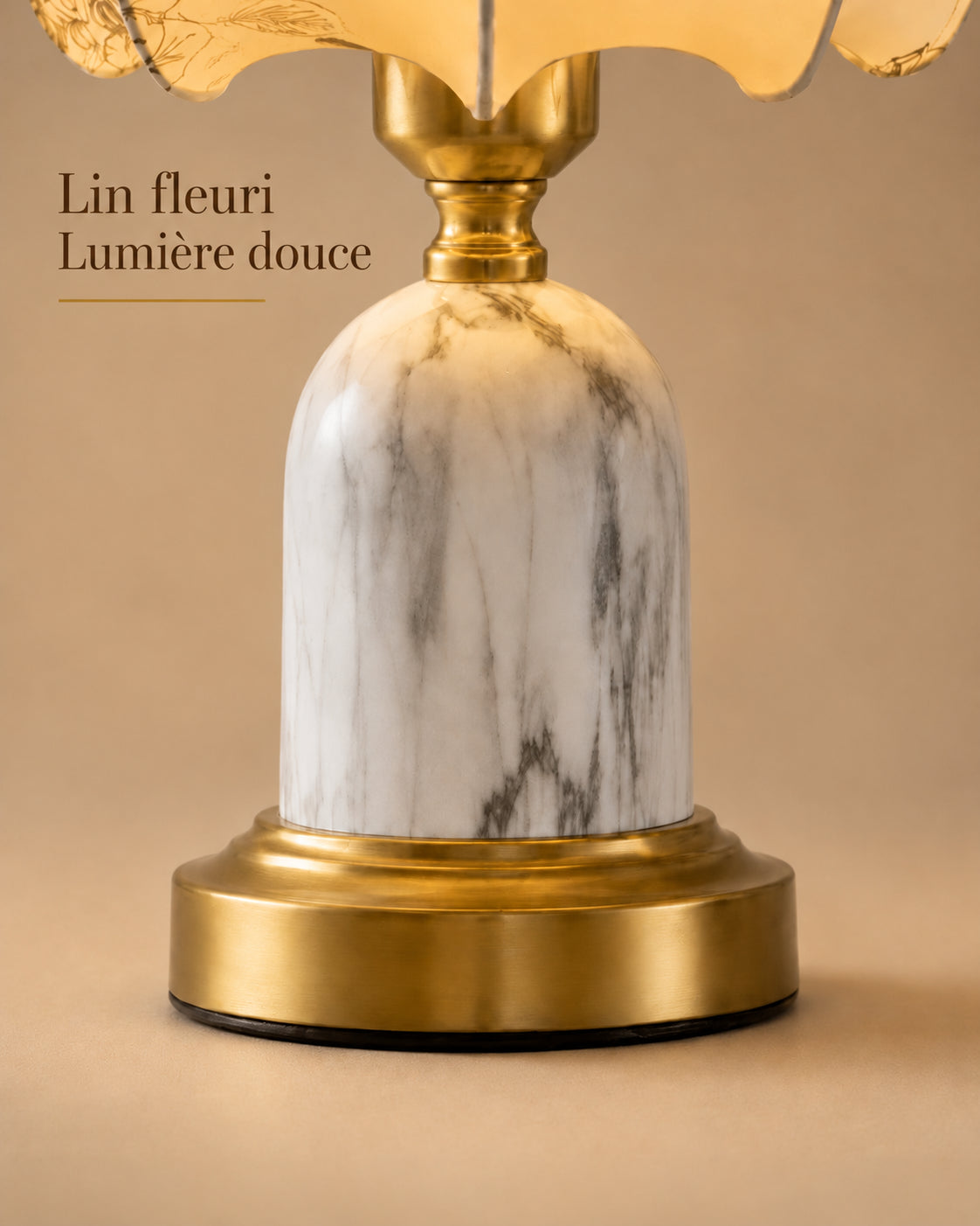 Lampe Marmora avec abat-jour en lin fleuri et lumière douce