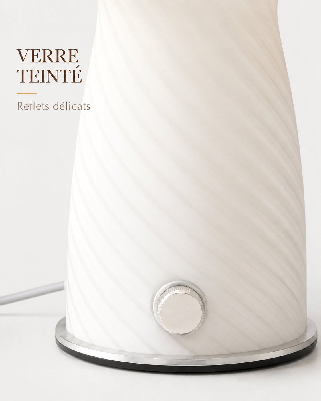 Lampe Rosette blanche — matière et finition